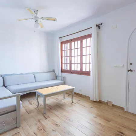 Apartman Gardens 1 *